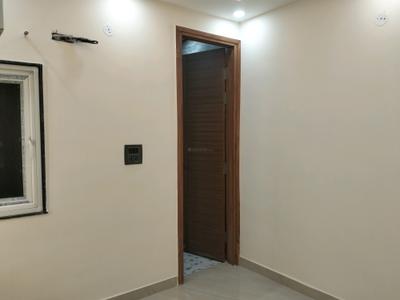 Bedroom Image of 1100 Sq.ft 3 BHK Apartment / Flat for sale in Vikaspuri New Delhi for Rs. 15000000