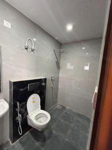 Bathroom Image of 1600 Sq.ft 3 BHK Builder Floor for rent in Sahastradhara Road Dehradun for Rs. 30000