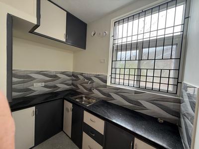 Kitchen Image of 640 Sq.ft 2 BHK Apartment / Flat for rent in Crest Pacino, Anakaputhur Chennai for Rs. 18000