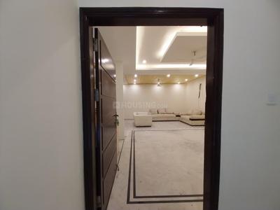 Bedroom Image of 3500 Sq.ft 4 BHK Builder Floor for rent in Sector 105 Noida for Rs. 130000