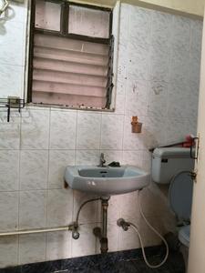 Common Bathroom Image of 960 Sq.ft 2 BHK Apartment / Flat for sale in Parel Mumbai for Rs. 35000000