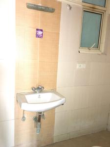 Bathroom Image of 1350 Sq.ft 3 BHK Apartment / Flat for sale in Rishabh Paradise, Indirapuram Ghaziabad for Rs. 12500000