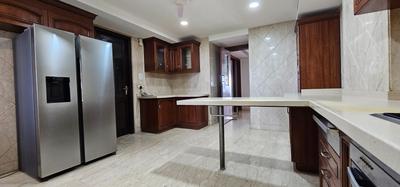 Kitchen Image of 7000 Sq.ft 4 BHK Apartment / Flat for sale in Ambience Caitriona, DLF Phase 3 Gurgaon for Rs. 200000000