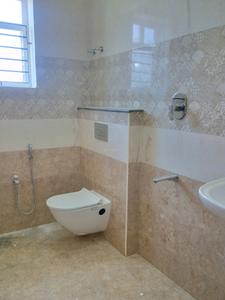 Common Bathroom Image of 5000 Sq.ft 5 BHK Independent House for sale in Uthandi Chennai for Rs. 52500000