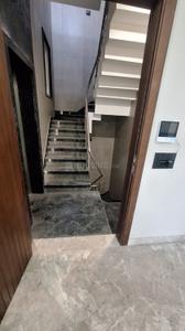 Image of 2000 Sq.ft 3 BHK Builder Floor for sale in Mansarover Garden, New Delhi for Rs. 47500000