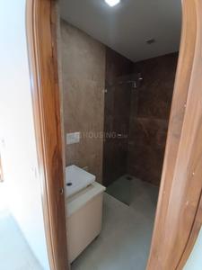 Bathroom Image of 2250 Sq.ft 3 BHK Builder Floor for rent in BPTP Pride Floors, Sector 77 Faridabad for Rs. 40000