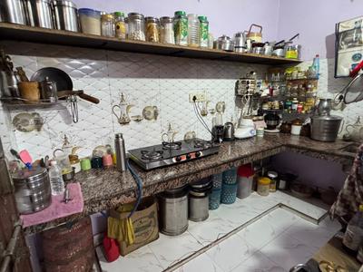Kitchen Image of 540 Sq.ft 2 BHK Apartment / Flat for rent in Darshan Purwa Kanpur for Rs. 12000