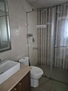 Bathroom Image of 1530 Sq.ft 3 BHK Apartment / Flat for sale in Central Park Aqua Front Towers, Sector 33 Sohna for Rs. 35200000