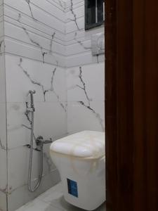 Common Bathroom Image of 450 Sq.ft 1 BHK Apartment / Flat for sale in Dwarka Mor New Delhi for Rs. 1700000