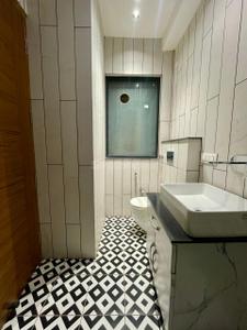 Bathroom Image of 3250 Sq.ft 4 BHK Apartment / Flat for sale in DLF The Valley Central, Sector 3 Panchkula for Rs. 26499999