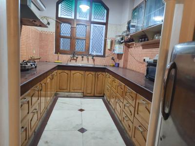 Kitchen Image of 1800 Sq.ft 3 BHK Builder Floor for rent in Sector 41 Noida for Rs. 41000