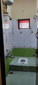 Bathroom Image of 450 Sq.ft 1 BHK Independent House for rent in Halasuru Bengaluru for Rs. 17000