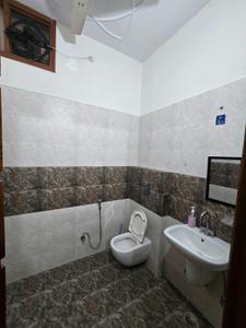 Bathroom Image of 500 Sq.ft 1 BHK Builder Floor for rent in Bank Colony Patiala for Rs. 11000