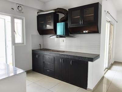 Kitchen Image of 1340 Sq.ft 3 BHK Apartment / Flat for sale in Gulshan Ikebana, Sector 143 Noida for Rs. 17000000