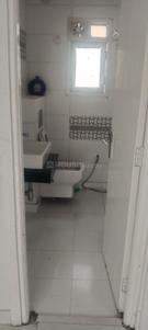 Bathroom Image of 1500 Sq.ft 3 BHK Apartment / Flat for rent in Alaknanda New Delhi for Rs. 75000