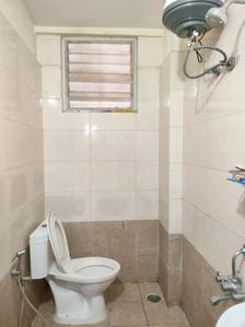 Common Bathroom Image of 1200 Sq.ft 2 BHK Apartment / Flat for rent in Singasandra Bengaluru for Rs. 36000