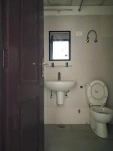 Common Bathroom Image of 1405 Sq.ft 3 BHK Apartment / Flat for sale in Sunworld Vanalika, Sector 107 Noida for Rs. 18000000