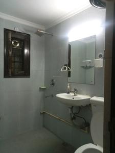 Common Bathroom Image of 2250 Sq.ft 3 BHK Apartment / Flat for sale in DDA Flats Vasant Kunj, Vasant Kunj New Delhi for Rs. 50000000