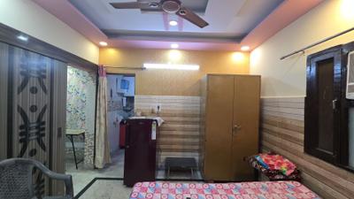 Bedroom Image of 400 Sq.ft 1 BHK Apartment / Flat for rent in Pitampura New Delhi for Rs. 20100