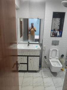 Bathroom Image of 1377 Sq.ft 2 BHK Builder Floor for rent in Jaypee Kensington Park Plot Phase 2, Sector 133 Noida for Rs. 35000