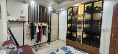 Bedroom Image of 1650 Sq.ft 3 BHK Builder Floor for sale in Shahdara New Delhi for Rs. 14000000