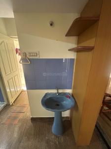 Bathroom Image of 1000 Sq.ft 2 BHK Builder Floor for rent in Hebbal Kempapura Bengaluru for Rs. 25000