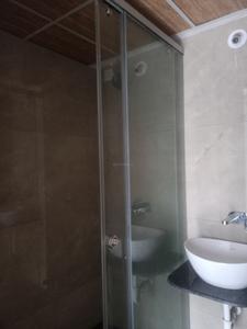 Common Bathroom Image of 1350 Sq.ft 3 BHK Apartment / Flat for sale in Mio Pallazzo, Kharadi Pune for Rs. 14000000