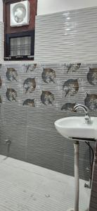 Bathroom Image of 900 Sq.ft 1 BHK Builder Floor for rent in Chinhat Lucknow for Rs. 11000
