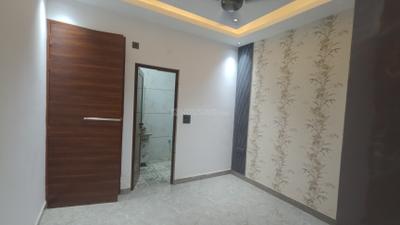 Bedroom Image of 1150 Sq.ft 4 BHK Builder Floor for sale in Dwarka Mor New Delhi for Rs. 11500000