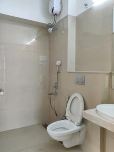 Common Bathroom Image of 990 Sq.ft 3 BHK Apartment / Flat for sale in The Atmosphere, Mulund West Mumbai for Rs. 36000000
