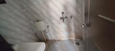 Bathroom Image of 2152 Sq.ft 3 BHK Builder Floor for rent in Gomti Nagar Lucknow for Rs. 25000