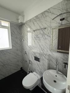 Bathroom Image of 750 Sq.ft 1 BHK Apartment / Flat for rent in Disha Tulip Phase 1, Juhu Mumbai for Rs. 105000