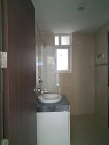 Common Bathroom Image of 2000 Sq.ft 3 BHK Apartment / Flat for sale in ATS Le Grandiose, Sector 150 Noida for Rs. 26000000