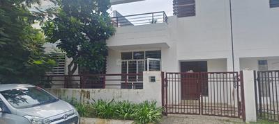 Image of 1744 Sq.ft 2 BHK Independent House for rent in Sushant Golf City, Lucknow for Rs. 26000