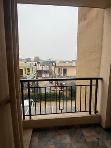 Balcony Image of 1000 Sq.ft 3 BHK Apartment / Flat for rent in Oro Elements, Jankipuram Lucknow for Rs. 18500