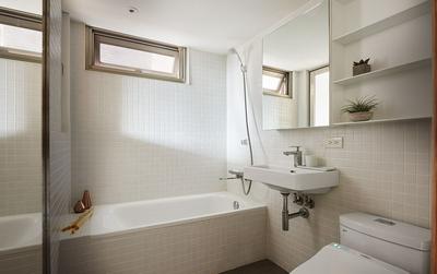 Bathroom Image of 3300 Sq.ft 4 BHK Apartment / Flat for sale in Mulund West Mumbai for Rs. 100000000