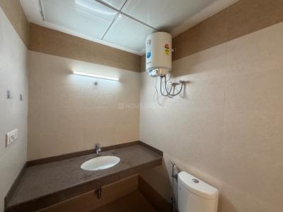 Bathroom Image of 965 Sq.ft 3 BHK Apartment / Flat for rent in Sheres Shalimar Mannat, Mohammadpur Chauki Lucknow for Rs. 22000