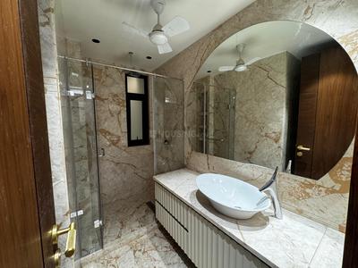 Bathroom Image of 2800 Sq.ft 4 BHK Duplex for rent in Gulmohar Park New Delhi for Rs. 475000