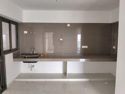 Kitchen Image of 1080 Sq.ft 2 BHK Apartment / Flat for rent in Adani The Meadows, Shantigram Ahmedabad for Rs. 26000
