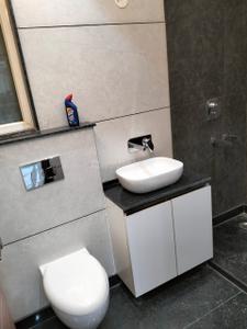 Bathroom Image of 1450 Sq.ft 3 BHK Builder Floor for rent in Ramesh Nagar New Delhi for Rs. 34000