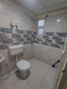 Bathroom Image of 950 Sq.ft 3 BHK Apartment / Flat for sale in Signature Global Golf Green, Sector 79 Gurgaon for Rs. 7600000