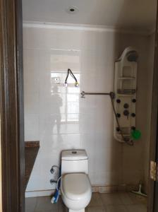 Bathroom Image of 935 Sq.ft 2 BHK Apartment / Flat for rent in Arihant Arden, Noida Extension Greater Noida for Rs. 19000