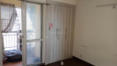 Bedroom Image of 953 Sq.ft 2 BHK Apartment / Flat for rent in Jaypee Kosmos, Sector 134 Noida for Rs. 24000