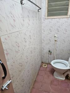 Bathroom Image of 1150 Sq.ft 3 BHK Apartment / Flat for rent in Chozha Thirumangai, Kumananchavadi Chennai for Rs. 25000