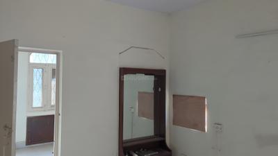 Bedroom Image of 900 Sq.ft 3 BHK Apartment / Flat for sale in Naraina New Delhi for Rs. 17500000