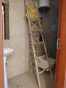 Common Bathroom Image of 1500 Sq.ft 3 BHK Apartment / Flat for sale in Rajpur New Delhi for Rs. 7000000