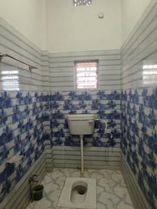 Bathroom Image of 500 Sq.ft 2 BHK Apartment / Flat for rent in Mirchaibari Katihar for Rs. 3000