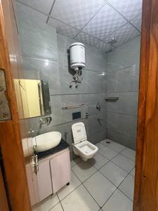 Bathroom Image of 2700 Sq.ft 3 BHK Builder Floor for rent in HUDA Plot Sector 38, Sector 38 Gurgaon for Rs. 80000