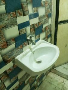 Bathroom Image of 750 Sq.ft 1 BHK Apartment / Flat for rent in Bavisa Faliya Silvassa for Rs. 8000