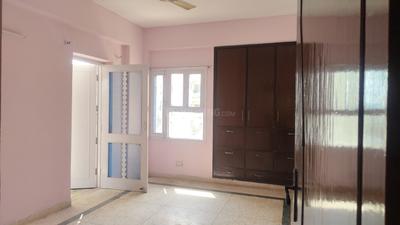 Bedroom Image of 1405 Sq.ft 3 BHK Apartment / Flat for rent in Eldeco Golf View Apartments, Omega IV Greater Noida for Rs. 27000